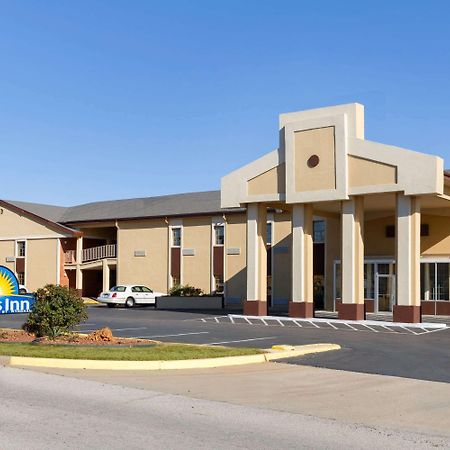 Days Inn By Wyndham Lawton Exterior photo