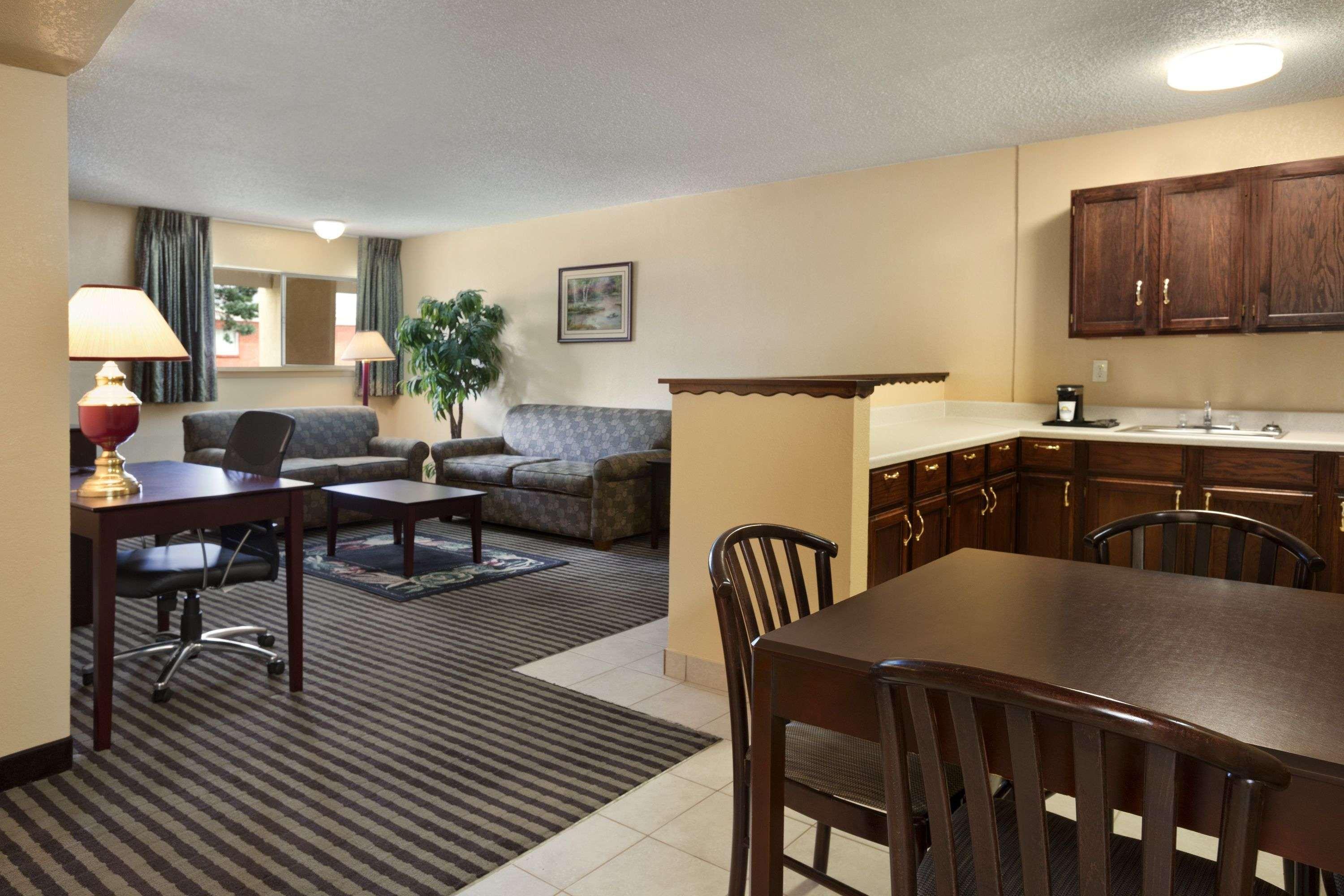 Days Inn By Wyndham Lawton Exterior photo
