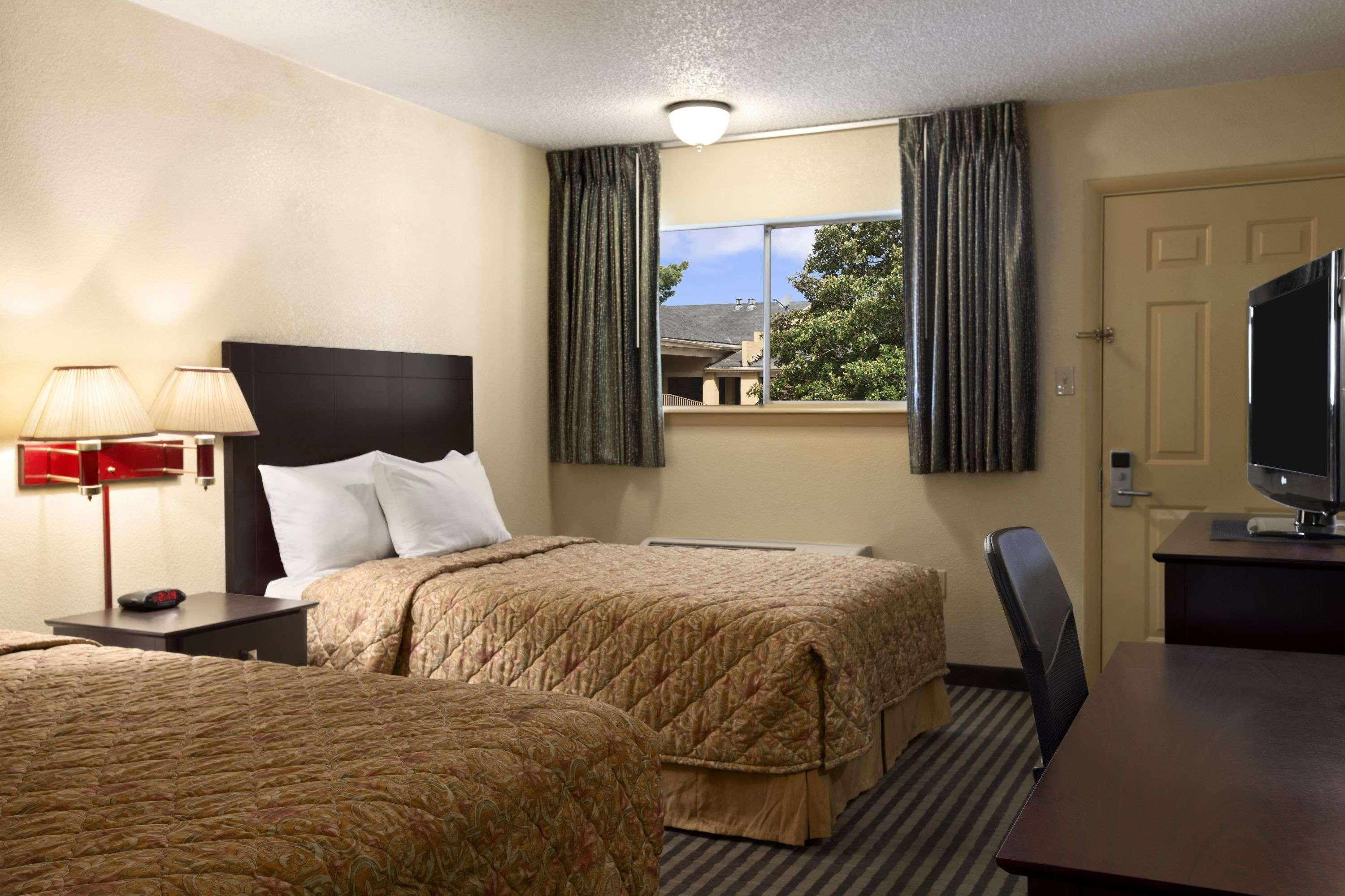Days Inn By Wyndham Lawton Exterior photo