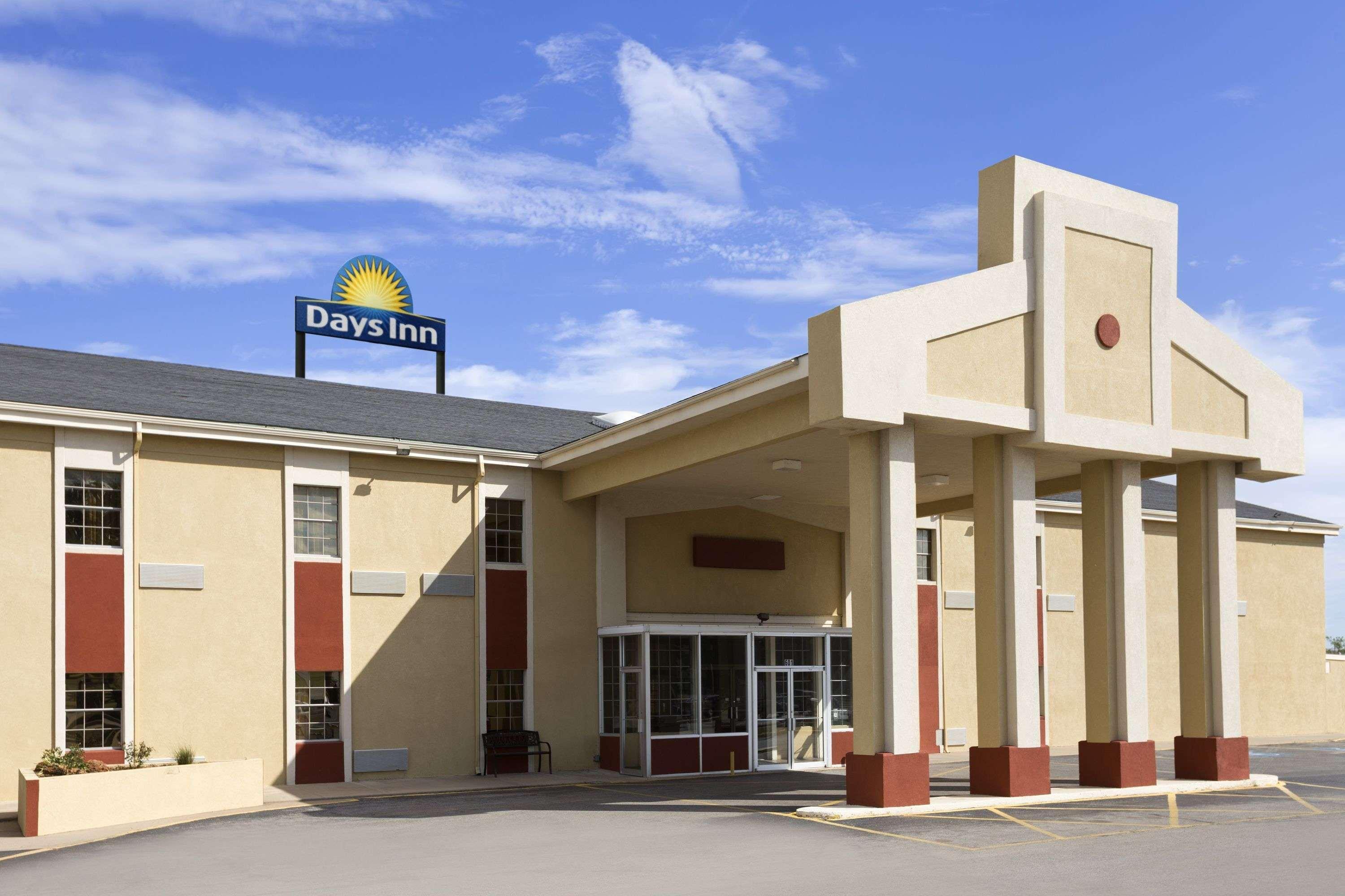 Days Inn By Wyndham Lawton Exterior photo